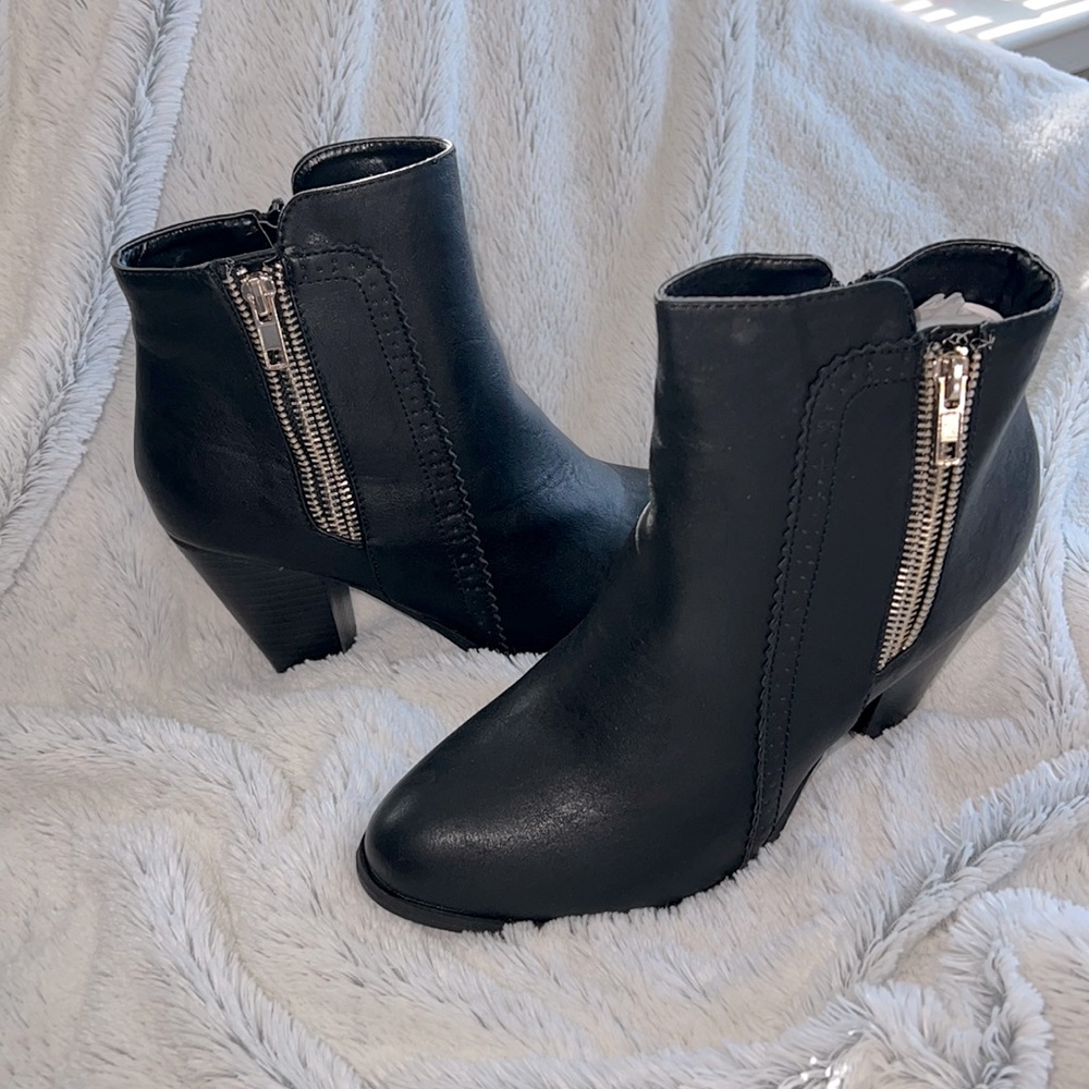 Brand New. Forever “Camila” Side Zip Black Bootie - Size 8
